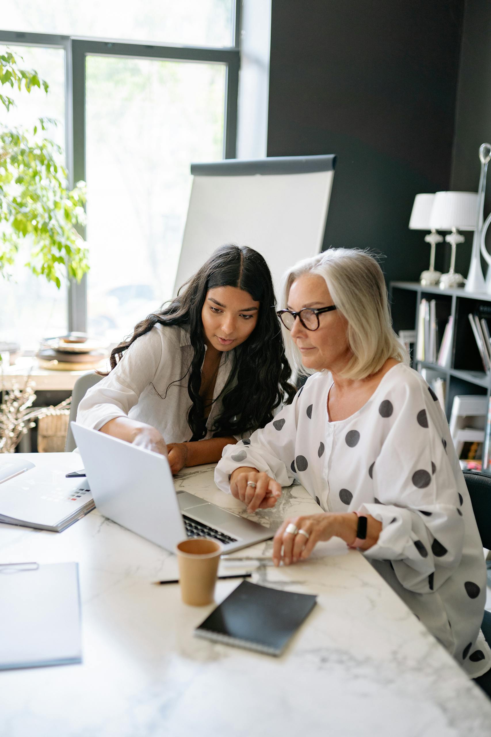 HR Compliance Resource Library | Templates, Checklists & Guides 3 HR team collaborating on compliance best practices